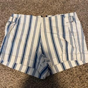 High-waisted stripped shorts!!